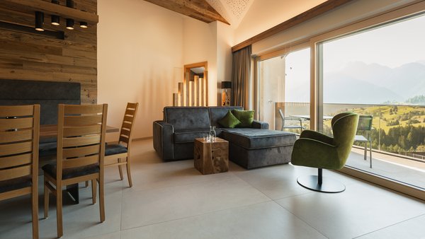 Rooms & Apartments